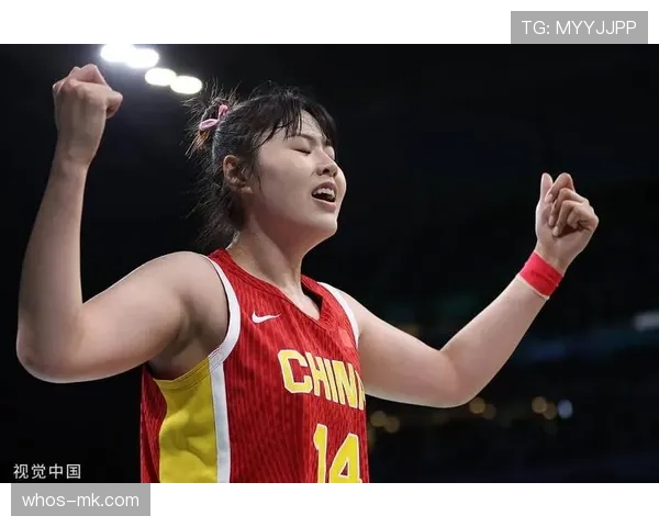 李月汝居然把家里厨房弄成训练场，普通人想象不到的自律啊！